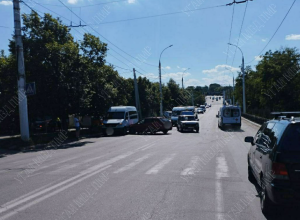 В Тирасполе произошло ДТП с участием 3-х автомобилей. Есть пострадавшие