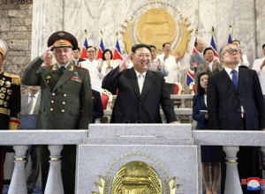 Шойгу посетил торжественный военный парад в Пхеньяне
